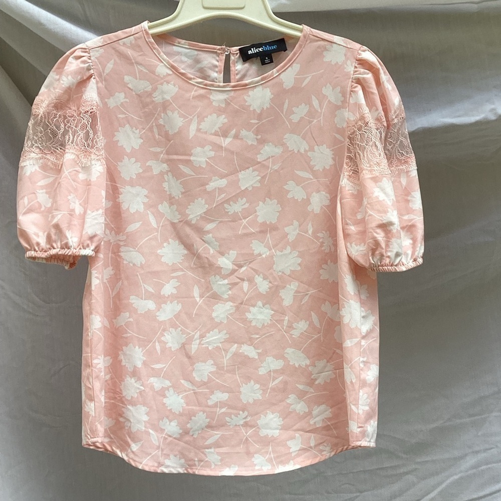 Alice Blue pink floral lace top, size small
